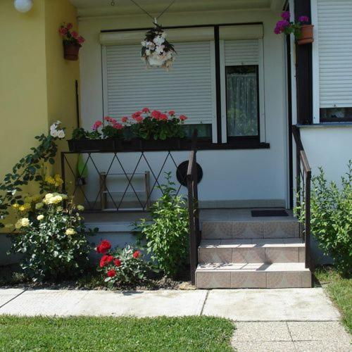 Liza Apartman Gyula Esterno foto